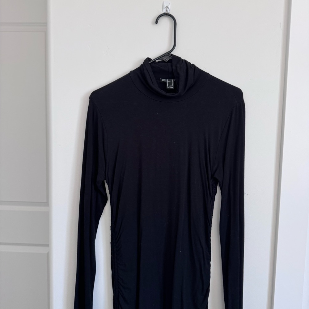 Forever 21 Black Long Sleeve Mock Neck Top